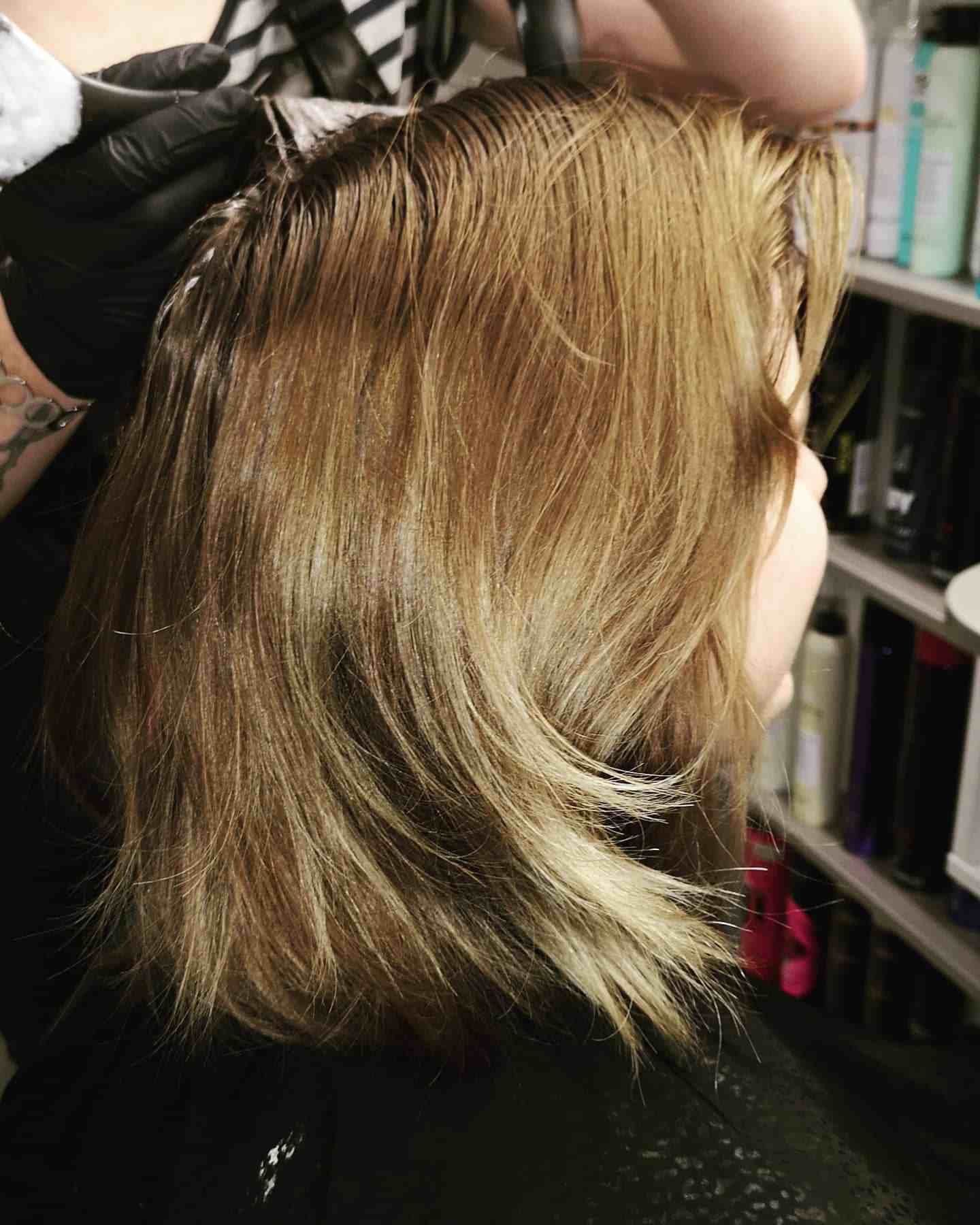 Prije izbjeljivanja kose – stanje kose prije tretmana u Beauty Studiju Vitalis Zagreb galerija